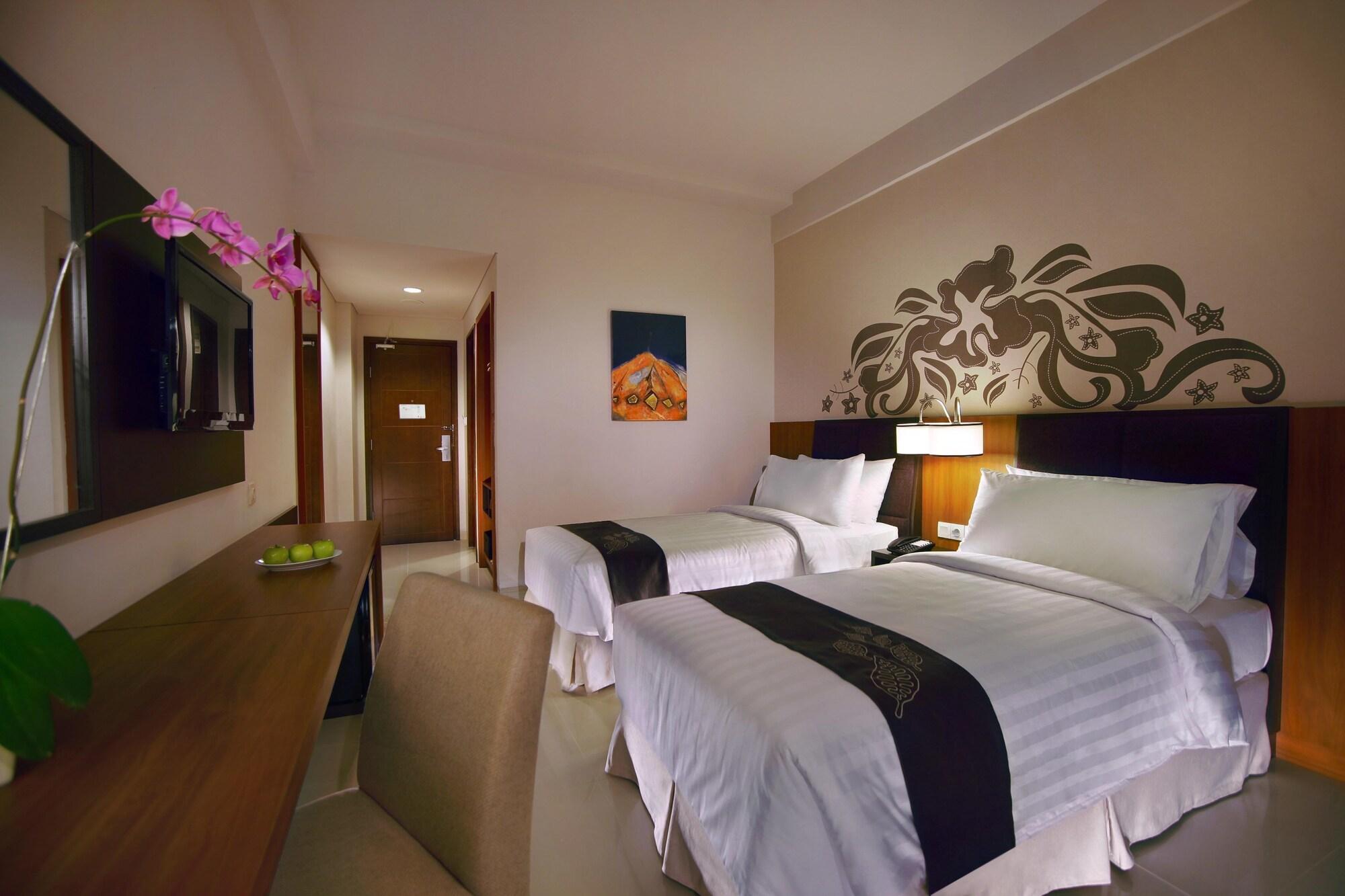 Aston Bojonegoro City Hotel Exterior photo