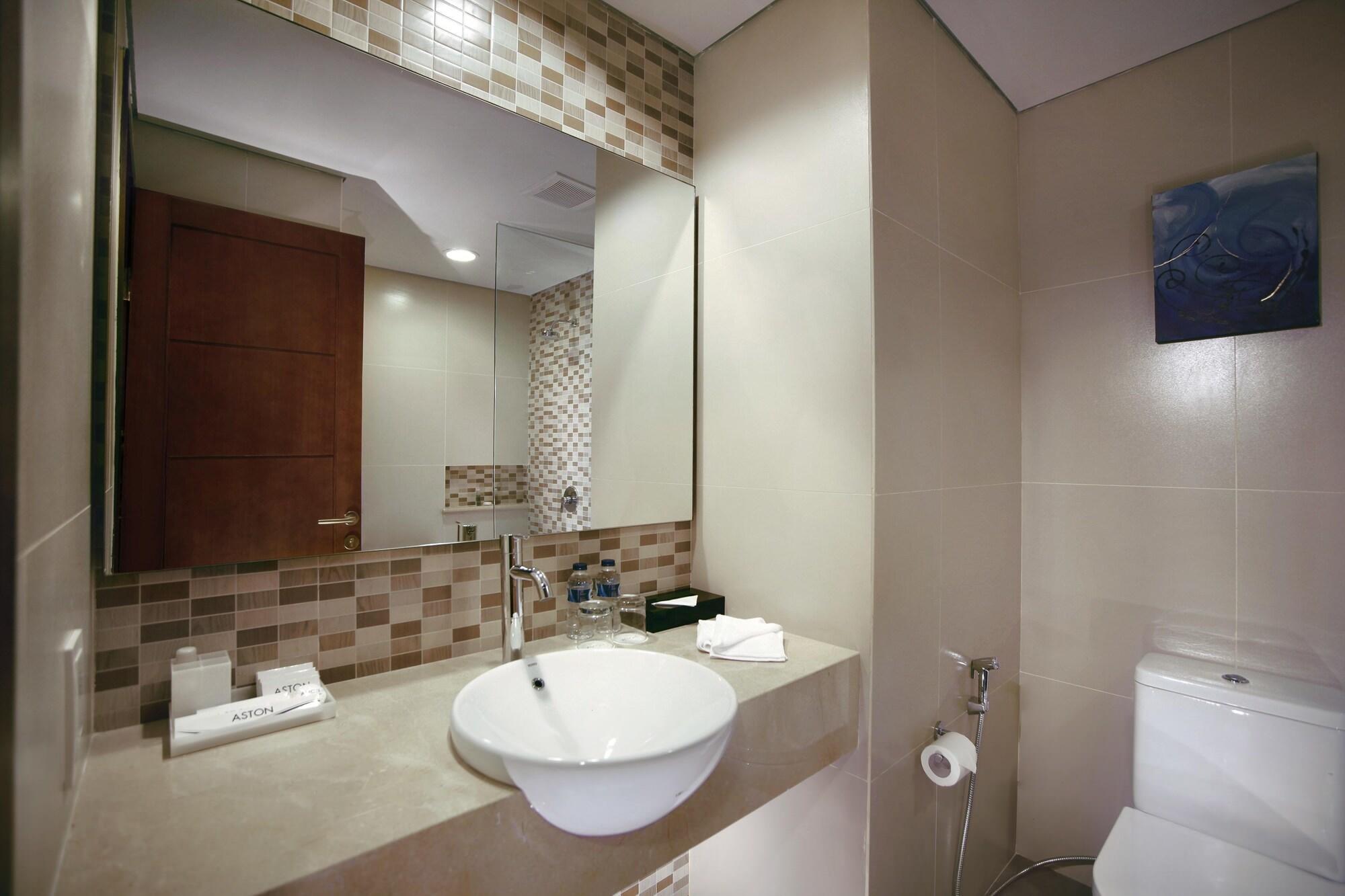 Aston Bojonegoro City Hotel Exterior photo