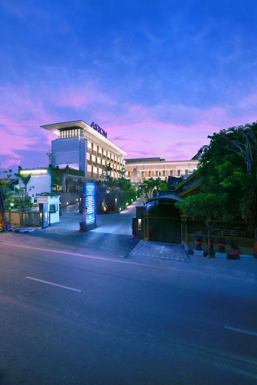 Aston Bojonegoro City Hotel Exterior photo