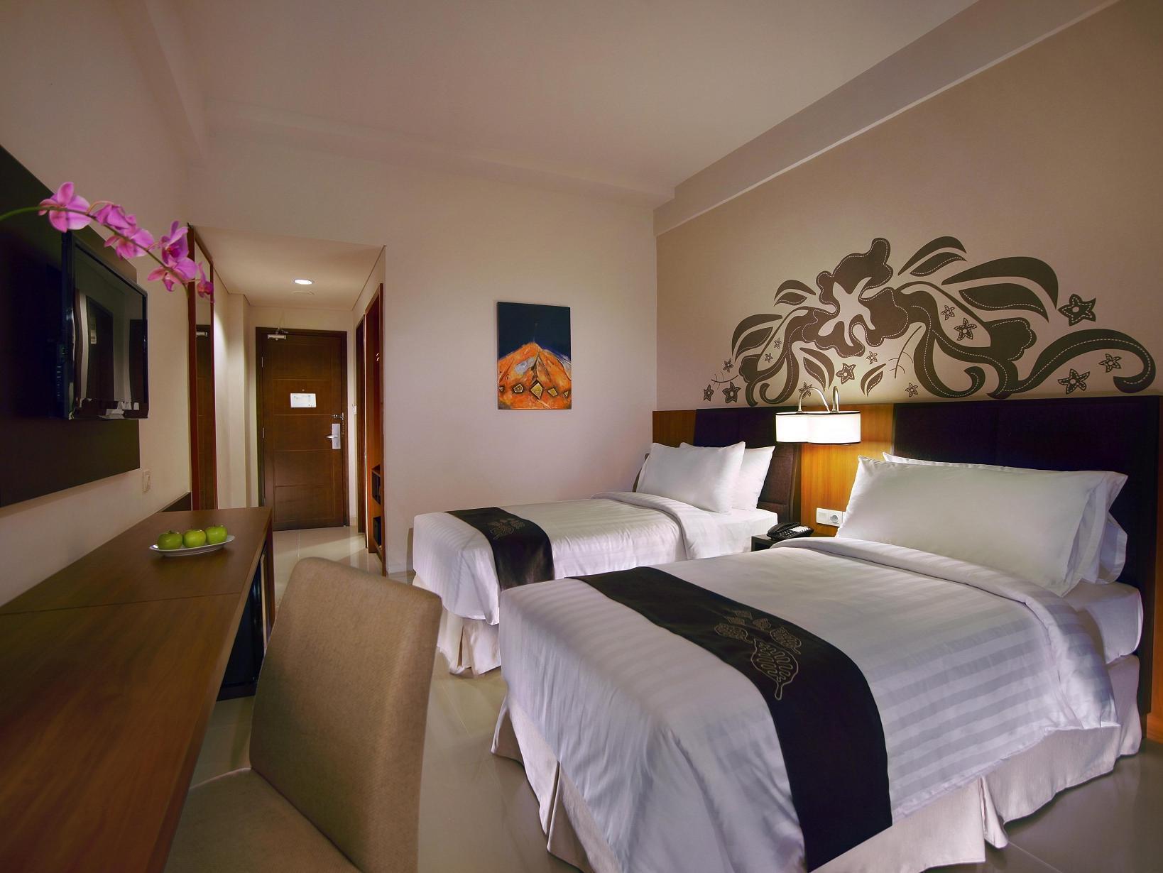 Aston Bojonegoro City Hotel Exterior photo