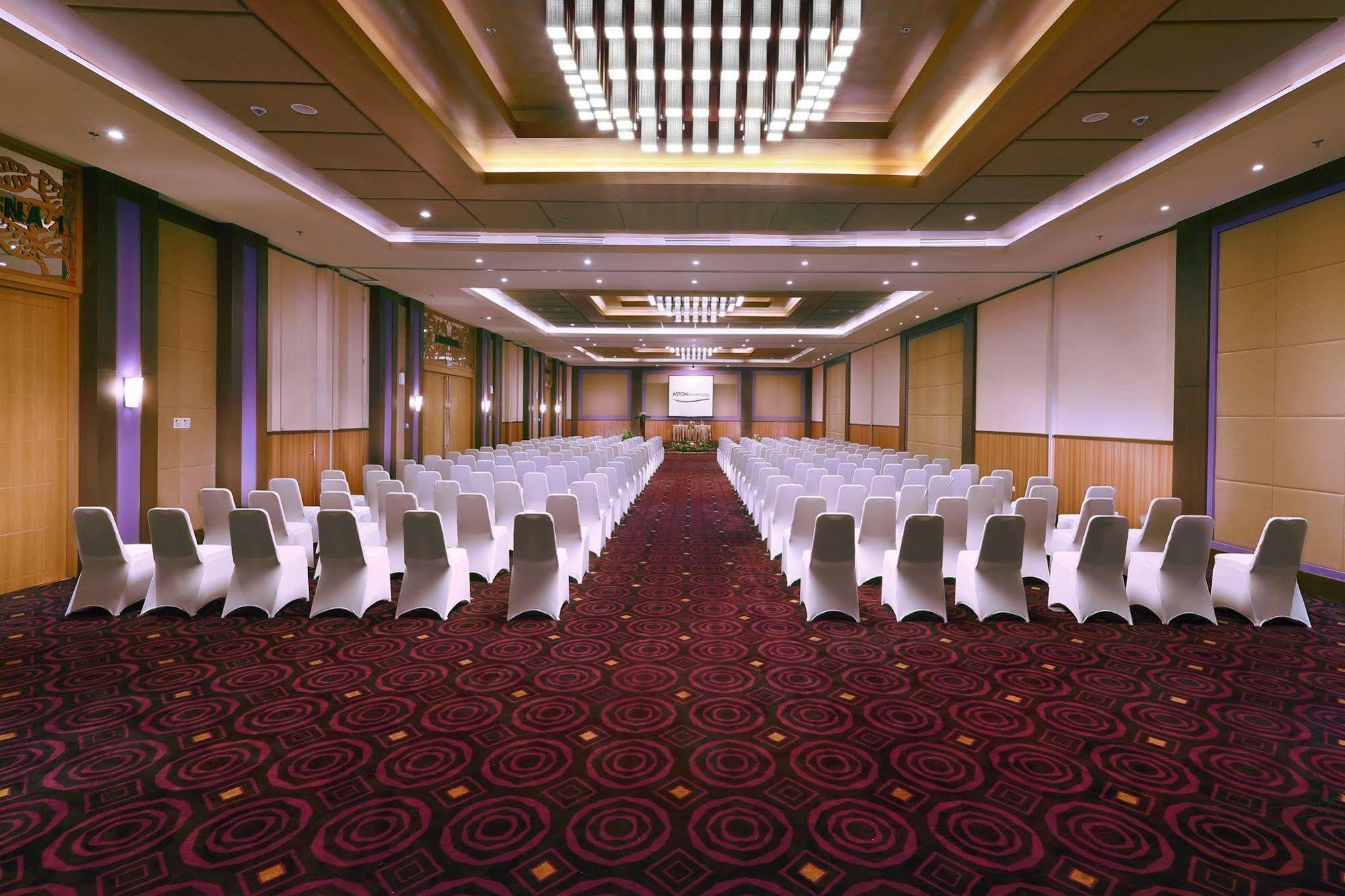 Aston Bojonegoro City Hotel Exterior photo