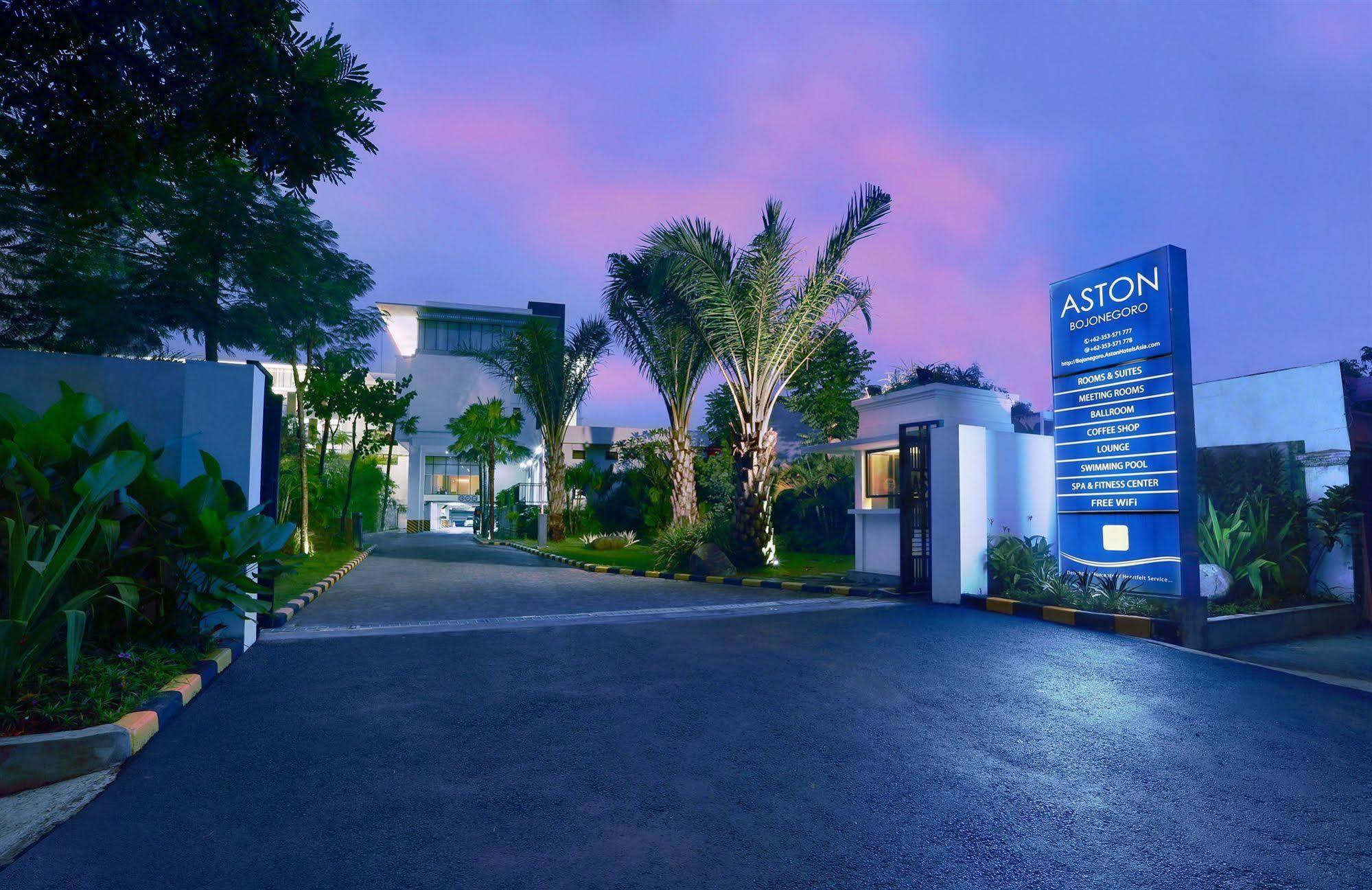 Aston Bojonegoro City Hotel Exterior photo